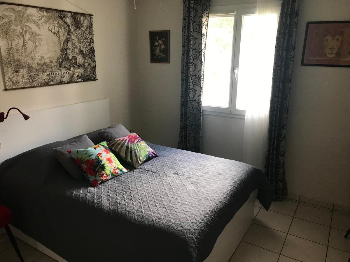 Chambre Du Merle Illats Eksteriør billede